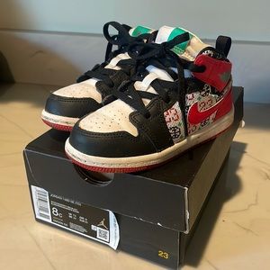 Nike Jordan 1 mid SE toddler size 8 red black Christmas shoes sneakers